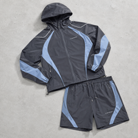 Reflektierende Windjacke mit Kapuze und Seitenstreifen-Shorts Herren Zweiteiliges Sportset Reißverschlusstaschen Trainingsanzug Nylon