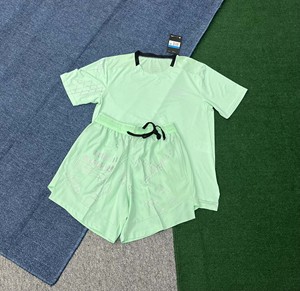 Nouvel ensemble <span class=keywords><strong>de</strong></span> course pour homme 2026, écologique, séchage rapide, respirant, avec t-shirt et short athlétique imprimé quadrillé pour l'entraînement en extérieur et la gym - Product Image 2