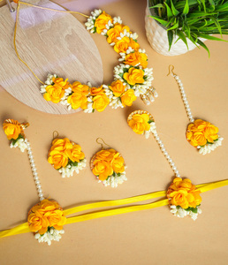 Parure de bijoux florale jaune faite à la main pour la mariée – Collier, boucles d'oreilles et bracelet ethniques élégants – Coffret cadeau de bijoux pour mariage et fête - Product Image 4