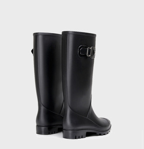 รองเท้าบูทยางกันน้ำลายโลโก้แบบใหม่สำหรับผู้หญิง รองเท้าบูทกันฝนยางธรรมชาติ รองเท้าบูทเวลลิงตันสำหรับผู้หญิง - Product Image 3