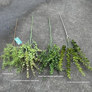 Feuillage Artificiel Mixte : Aiguilles de Pin, Menthe et Chêne pour Décoration de Mariage et d'Intérieur - Product Image 5