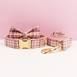Collare personalizzato a quadretti rosa Doe Pet con papillon abbinato e guinzaglio per cani - Product Image 2