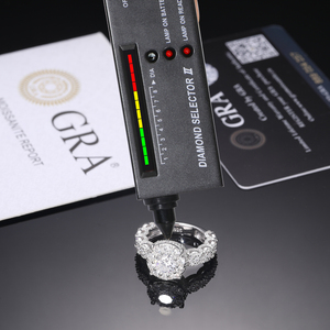 Gioielli Raffinati per Matrimonio, Anello di Fidanzamento in Oro Bianco e <span class=keywords><strong>Argento</strong></span> Sterling <span class=keywords><strong>925</strong></span> con Diamanti Moissanite VVS, Stile Iced Out Halo per <span class=keywords><strong>Uomo</strong></span> e Donna - Product Image 4