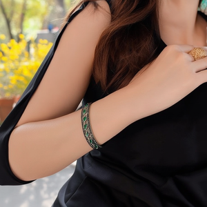 Bracelet tendance en acier inoxydable 316L plaqué or PVD avec incrustation de cristal vert, design élégant, bijoux pour femmes - Product Image 3