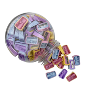 Macaron Mini taille-crayon manuel multicolore à double trou pour les élèves du primaire