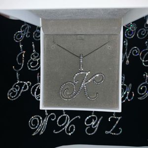 Collana con Ciondolo Iniziale Cursivo 26 Lettere Micro Pavé Zirconia Cubica 5A Gioielli con Nome in Alfabeto - Product Image 2
