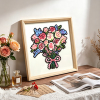 Marco de Fotos Cuadrado Hecho a Mano con Cuentas y Diseño de Ramo de Flores, Panel de Madera FSC con Papel de Fondo Negro Mate y Blanco, Regalo DIY