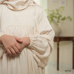 Abito Abaya per Bambini in Tessuto Crepe di Seta di Alta Qualità, <span class=keywords><strong>Abbigliamento</strong></span> Islamico in 2 Pezzi con Hijab - Product Image 3