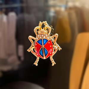 Broches de Moda Chapados en Oro, Acero Inoxidable 316L, Diseño de Insecto, Detalle de Corona con Esmalte Rojo y Azul, Joyería para Mujer - Product Image 3