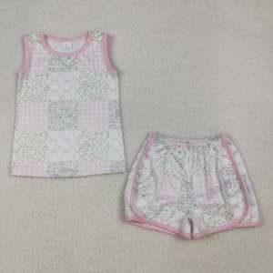 Ensemble décontracté d'été pour petites filles : Haut à manches volantées à rayures florales roses et short rose uni à volants, vente en gros - Product Image 6