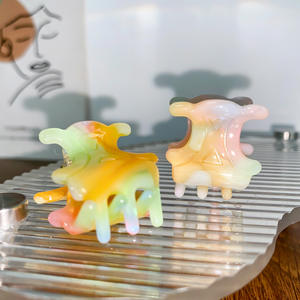 Pinzas de Pelo de Plástico Románticas de 2.5cm para el Día de San Valentín, Pinza de Pelo Elegante con Diseño de Tiburón, Color Rosa, Pinza de Pelo Moderna - Product Image 3