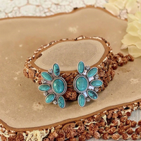 Southwestern Bijoux pour femmes Bohème Floral Cluster Stone Western Stud Boucles d'oreilles Turquoise Floral Cluster Studs