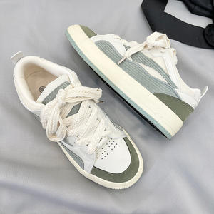 Zapatillas de lona con bloques de color, elegantes y cómodas para hombre, zapatillas deportivas casuales de otoño para hombre, ideales para un estilo juvenil. - Product Image 1