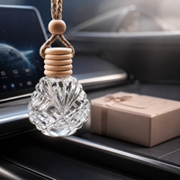 Diffuseur de parfum pour voiture en verre facetté en forme de coquillage, réutilisable, 14 ml, avec bouchon en bois naturel et corde.
