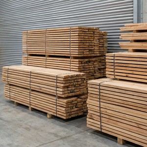 ไม้แปรรูปยางพาราแบบพรีเมี่ยมจากประเทศไทยแผ่นไม้เนื้อแข็งสำหรับเฟอร์นิเจอร์ใช้ในอุตสาหกรรมและส่งออกระหว่างประเทศ - Product Image 5