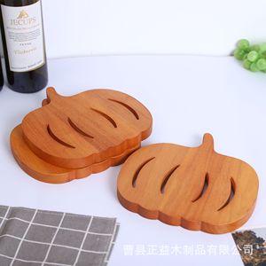 Alfombrilla aislante de calor con forma de calabaza de madera para fiestas, aperitivos, barbacoas al aire libre, posavasos, logotipo personalizable disponible - Product Image 1