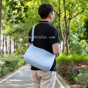 Chinfai logotipo personalizado al aire libre impermeable silicona Camping mano Tote simplemente Sur silicona playa bolsa proveedores fábrica - Product Image 4