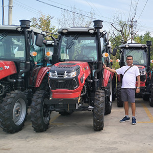 Tracteurs agricoles 4x4 d'occasion de Chine 604 704 – Équipement agricole pour petites exploitations - Product Image 1