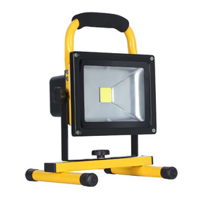 Lampe de travail portable rechargeable Dsfy 6510, 10W LED, lumière blanche d'urgence, autonomie de 3 heures, durée de vie de 25000 heures - Product Image 4
