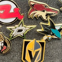 Badge commémoratif de hockey sur glace en alliage de haute qualité, électroplaqué, avec un design de personnages de dessins animés, fabriqué à Guangzhou