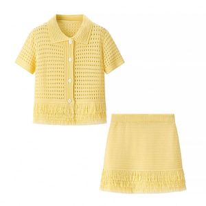 Set Due Pezzi Chic da Donna in Maglia Bianca, Cardigan Corto e Gonna con Frange, Completo Sexy Estivo - Product Image 5