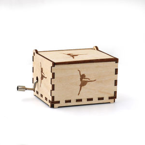 Scatola personalizzata in legno Music Box manovella moderna scatola quadrata incisa Laser per la raccolta - Product Image 3