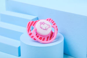 BPA içermeyen özelleştirilebilir silikon emzik yumuşak karikatür-tasarım diş çıkarma bebekler 0-12 ay toptan bebek ürünü - Product Image 2