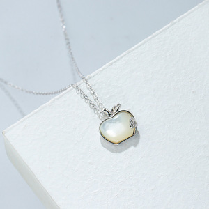 Collana con Ciondolo a Forma di Mela in Argento S925 Placcato Oro Rosa e Madreperla Bianca, Versione Coreana con Catena a Croce per Ragazze - Product Image 4