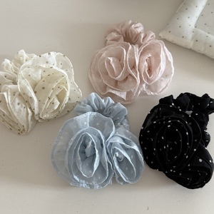 Chouchou en tissu à pois Rose Française, accessoires de cheveux élégants pour femmes pour mariage et fête - Product Image 2
