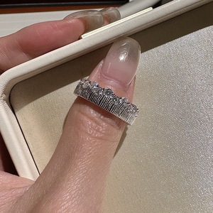 Bague en argent pur S925 à rayures verticales, design de niche de luxe avec incrustation, qualité fine, style vintage cool - Product Image 4