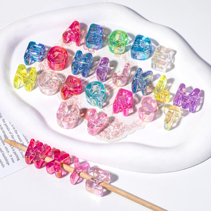 Perles de lettres alphabétiques transparentes en acrylique dégradé pour la fabrication de bijoux DIY, perles intercalaires lâches pour bracelets et accessoires de porte-clés - Product Image 2