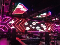 Panneau mural vidéo LED intérieur innovant P2.22 - Module RGB à épissure transparente pour salle de réunion et église