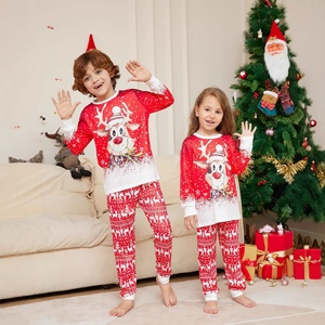 INS Kerst Familie Bijpassende Zachte Polyester Pyjama's Populair Europa Amerika Tweedelige Homewear Set Rendier Sneeuwvlok Prints - Product Image 3