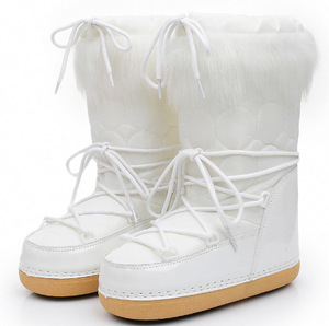 Chaussures d'hiver chaudes et moelleuses, blanches comme la lune, bottes de neige pour femmes à semelle épaisse et lacets, bottes spatiales - Product Image 2