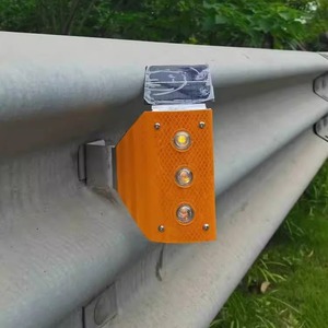 Delimitadores de Tráfico Reflectantes Solares LED para Carreteras en Venta - Product Image 2
