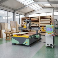 Centro de Mecanizado CNC ATC para Madera: Máquina de Corte, Grabado, Fresado, Perforación y Recorte de Bordes para Paneles de Puertas de Gabinetes