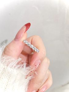 Bagues de mariage en platine PT950 avec diamants de laboratoire, alliances à une rangée pour femmes, bijoux de luxe écologiques, MOQ 2 pièces avec rapport - Product Image 5