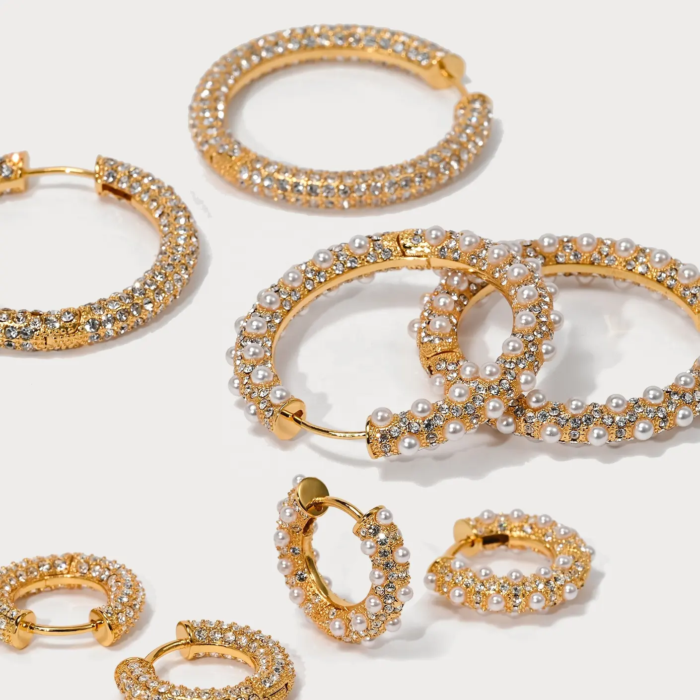 Diamond Encrusted Circle Metal Pearl Earrings Gold Perforated Hoop Fashion Jewelry Custom Gifts
