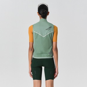 Gilet de cyclisme coupe-vent pour femmes |   Gilet sans manches léger avec design réfléchissant |   Vêtements de vélo personnalisés OEM pour route et VTT - Product Image 3
