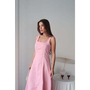 ชุดราตรีผ้าซาตินสีชมพูทรงเอไลน์เปิดหลัง คอเหลี่ยม เอวธรรมชาติ - Product Image 3