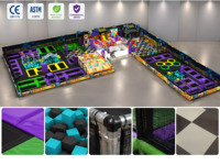 Parc de trampolines intérieur en forme de L avec piscine à balles hexagonale et aire de jeux souple pour centre commercial – Fabricant professionnel