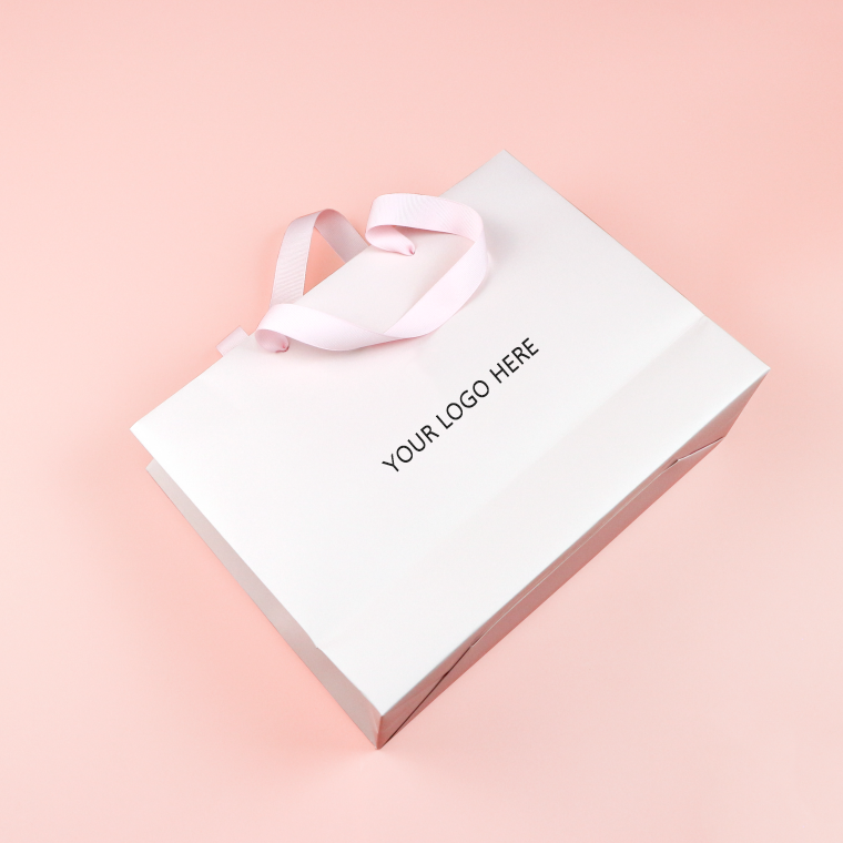 Custom Printed Paper Bags Packaging Laminated Luxury White Cardboard Paper Bag With Ribbon Handles For Clothing Package