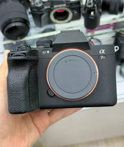 กล้องมิเรอร์เลสฟูลเฟรมระดับไฮเอนด์ A7R V พร้อมการ์ด SD กล้องวิดีโอ 4K รุ่น A7R5 ของแท้ - Product Image 1