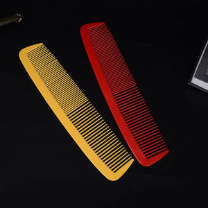 Peigne en plastique amusant pour déguisement, compact et exquis, cadeau de fête d'Halloween, blague de cosplay, marque LM, en stock pour adultes unisexes - Product Image 1