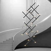 Lustre LED moderne à tubes métalliques longs, suspendu en croix, à plusieurs niveaux, pour plafonds hauts et escaliers