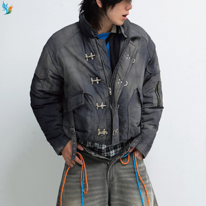Chaqueta Bomber Acolchada para Hombre con Correa Desestructurada, Estilo Urbano, Degradado, Hebilla Metálica y Efecto Desgastado - Product Image 2