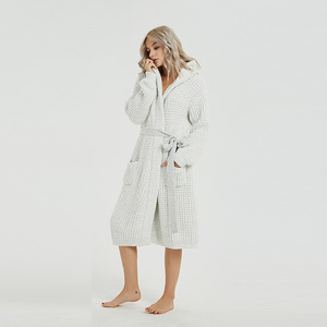 Ylys accappatoio pigiama donna Sleep Wear casa <span class=keywords><strong>di</strong></span> alta qualità per abito da <span class=keywords><strong>notte</strong></span> invernale pigiama taglia libera 100% poliestere con cappuccio lavorato a maglia - Product Image 4