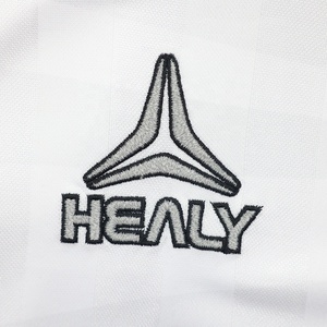 Écusson brodé personnalisé bicolore HEALY, patch de marque durable à coudre pour maillot de football et accessoires de sport - Product Image 1