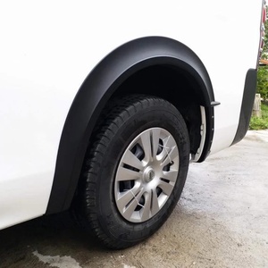 Protector de Rueda Duradero para Nissan NV350, Material ABS Negro, Estilo de Lujo, 100% Compatible - Product Image 2