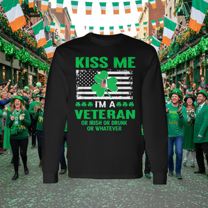 T-shirt a maniche lunghe Kiss Me I'm A Veteran Irish per il giorno di San Patrizio - Product Image 3
